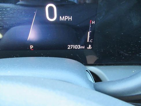 Used 2024 Buick Encore GX Avenir w/ Avenir Convenience Package AWD/4WD image 27