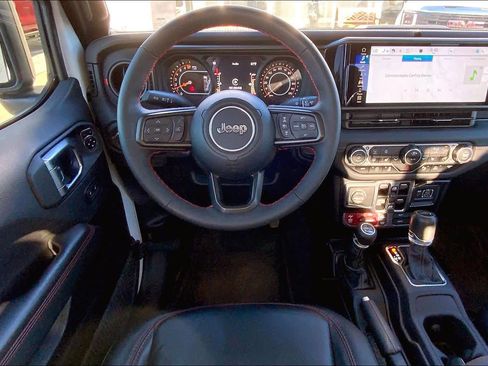 Used 2024 Jeep Gladiator Rubicon image 6