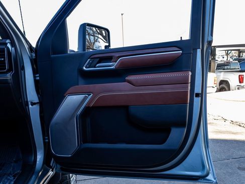 Used 2024 GMC Sierra 3500 Denali Ultimate image 35