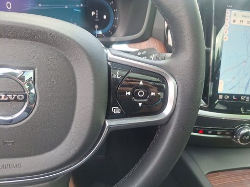 Certified 2024 Volvo S60 B5 Plus image 23