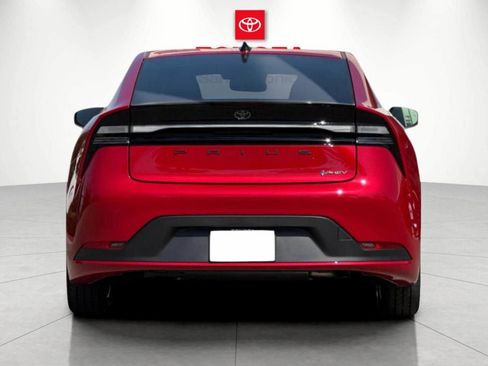 New 2026 Toyota Prius Plug-In Hybrid FWD image 4