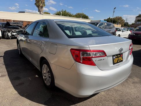 Used 2012 Toyota Camry LE FWD image 4
