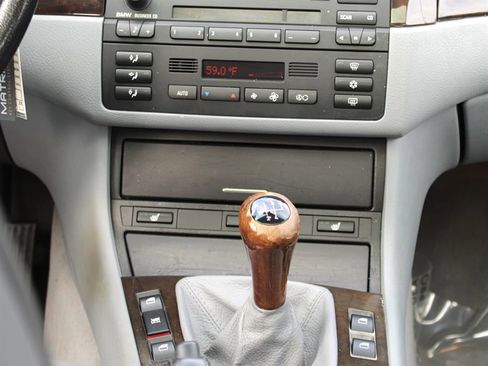 Used 2000 BMW 323i Sedan image 12