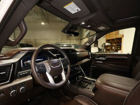 Certified 2024 GMC Sierra 1500 Denali w/ Denali Reserve Package AWD/4WD image 9