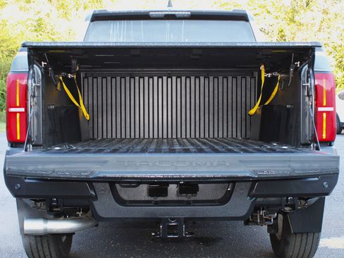 Used 2024 Toyota Tacoma SR image 12