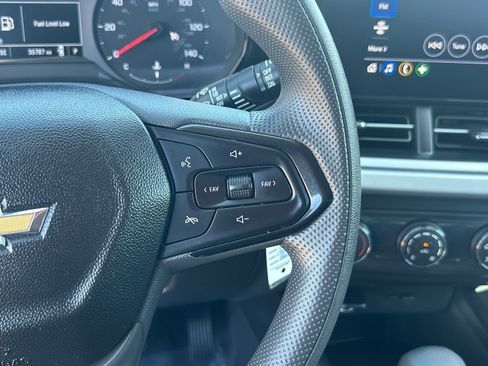 Used 2025 Chevrolet Trax LS FWD image 29