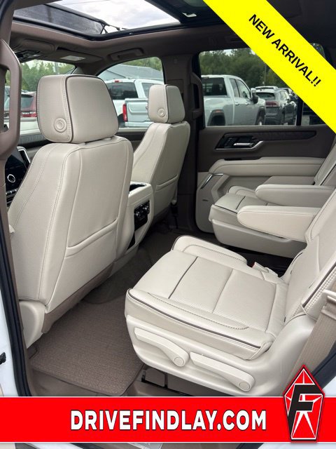 Used 2026 GMC Yukon Denali w/ Sun & Power Step Package AWD/4WD image 12