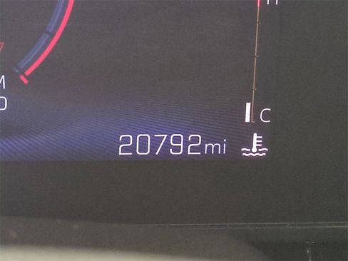 Certified 2024 Chevrolet Trax RS w/ Driver Confidence Package image 12