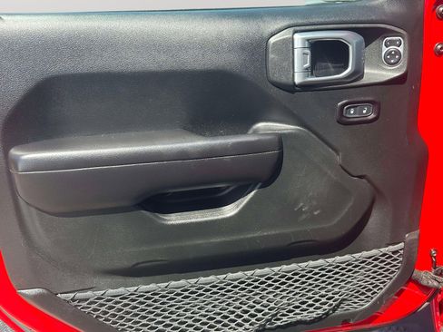 Used 2019 Jeep Wrangler Sport image 17