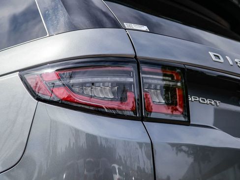 Used 2025 Land Rover Discovery Sport S image 7