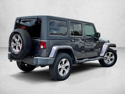 Used 2017 Jeep Wrangler Unlimited Sahara w/ Connectivity Group AWD/4WD image 2