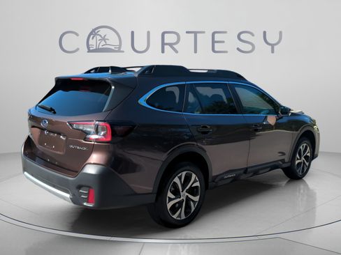 Used 2022 Subaru Outback Limited AWD/4WD image 7