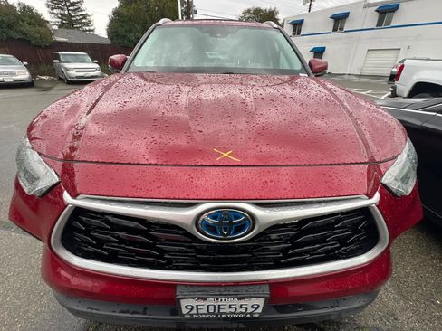 Used 2023 Toyota Highlander XLE image 6