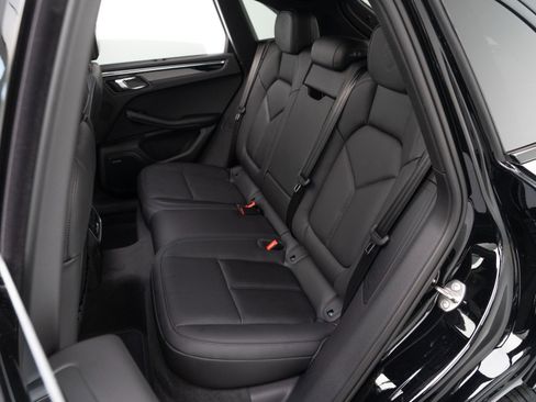Certified 2026 Porsche Macan Turbo AWD/4WD image 29