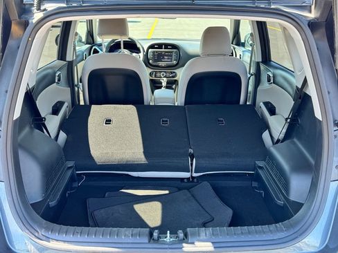Used 2025 Kia Soul LX w/ LX Technology Package FWD image 15