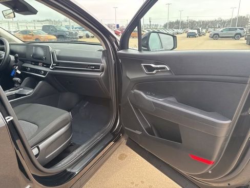 Used 2025 Kia Sportage LX image 48