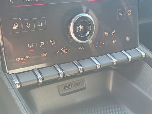 Used 2025 GMC Terrain Elevation AWD/4WD image 17