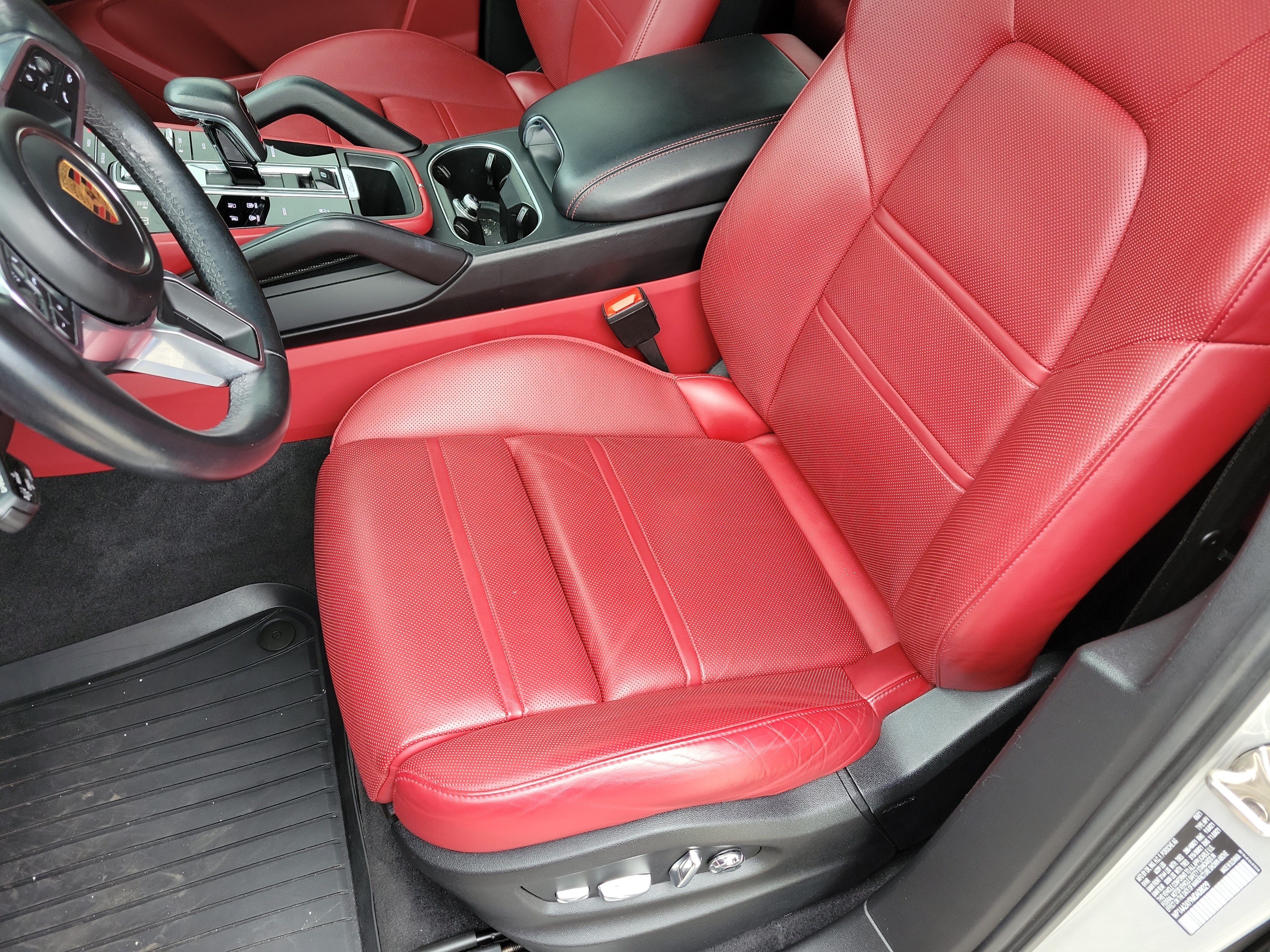 Used 2021 Porsche Cayenne AWD/4WD image 20