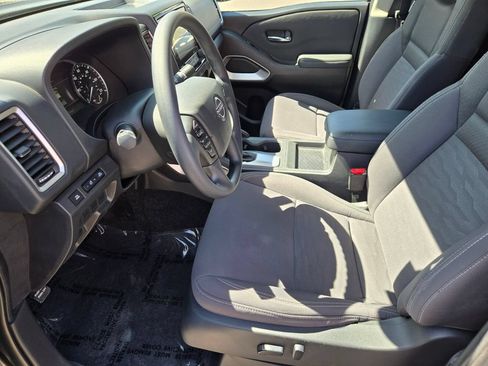 Used 2022 Nissan Frontier SV RWD image 10