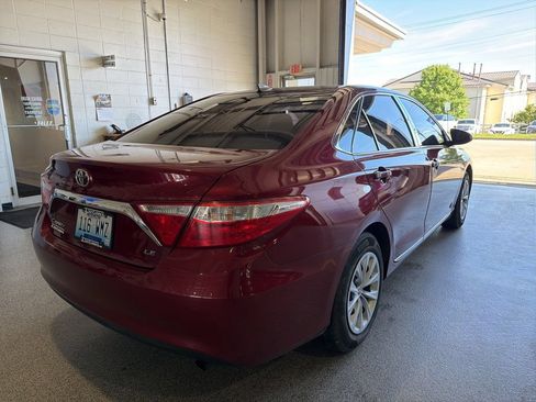 Used 2017 Toyota Camry LE FWD image 3