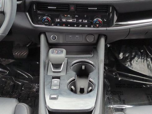 Certified 2023 Nissan Rogue SL w/ SL Premium Package FWD image 19
