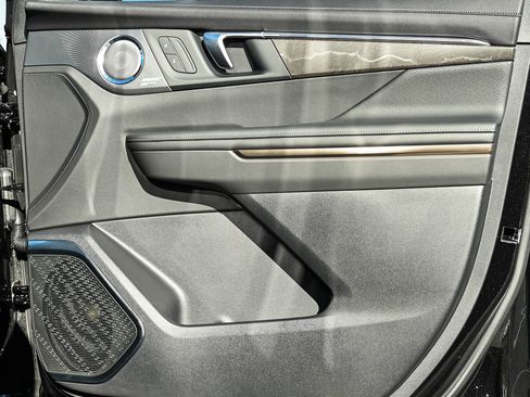 New 2026 Buick Enclave Avenir w/ Super Cruise Package image 11