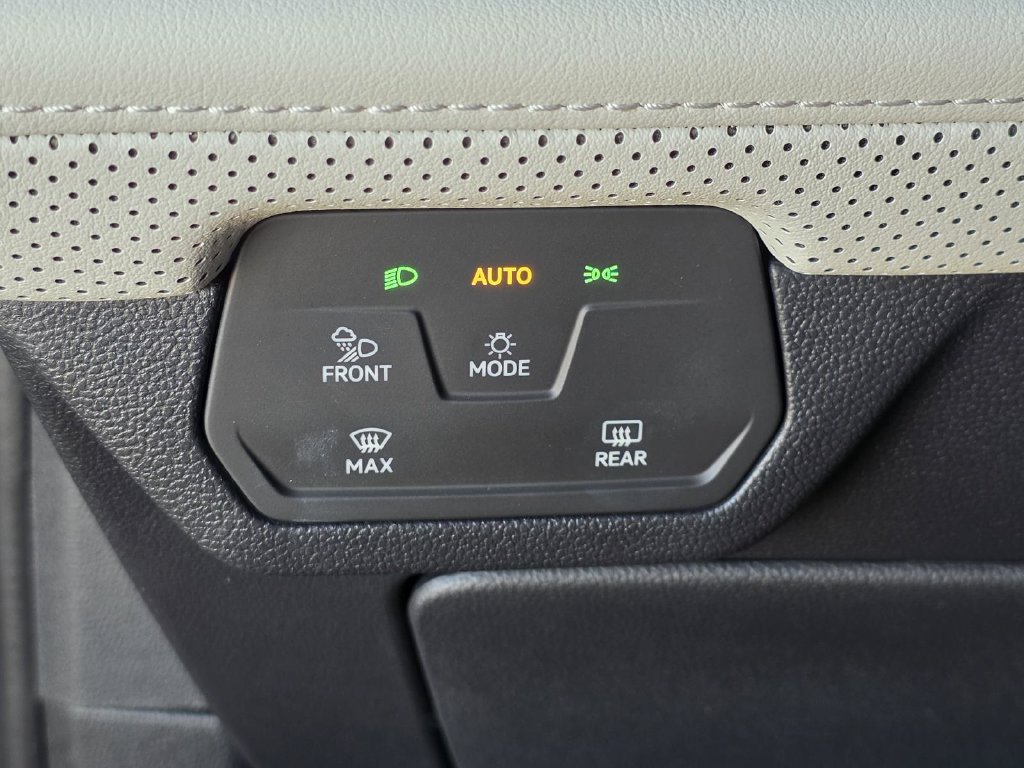Used 2024 Volkswagen Atlas Cross Sport SEL Premium R-Line AWD/4WD image 27