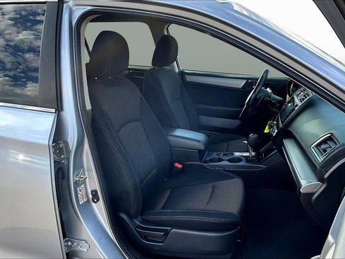 Used 2016 Subaru Outback 2.5i Premium image 7
