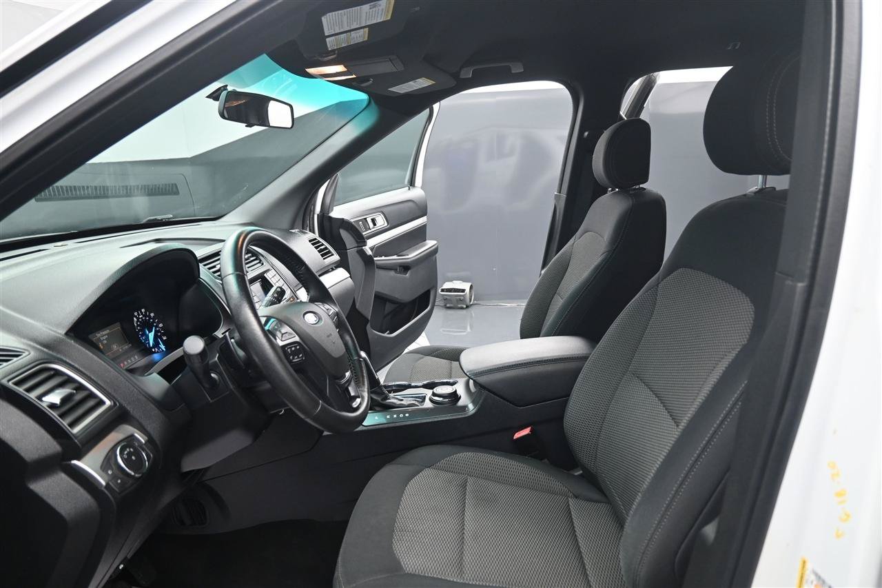 Used 2016 Ford Explorer XLT AWD/4WD image 12