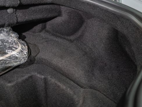 Used 2020 Jaguar F-TYPE SVR image 39