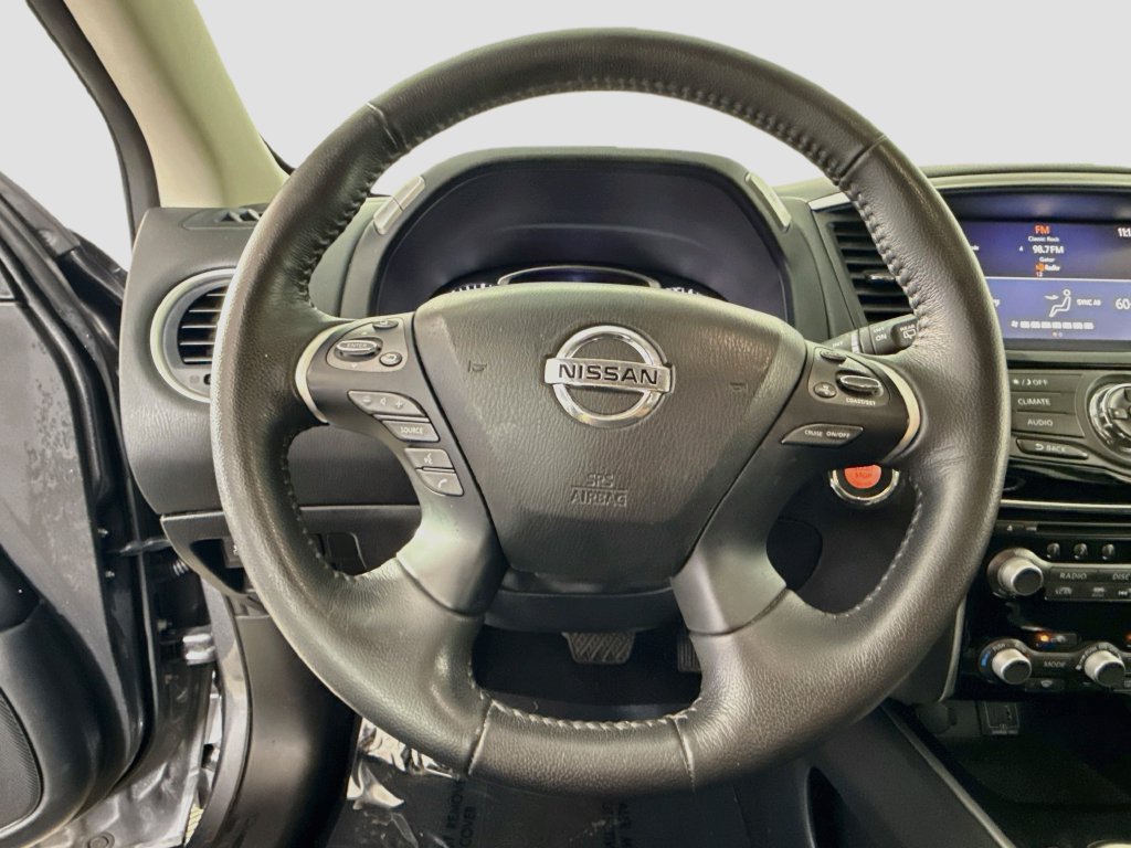 Used 2020 Nissan Pathfinder SV AWD/4WD image 12