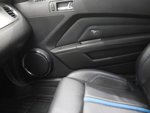 Used 2010 Ford Mustang GT Premium RWD image 13