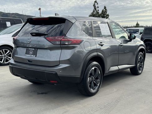 Used 2025 Nissan Rogue SV FWD image 6