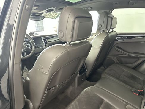 Used 2017 Porsche Macan S image 28