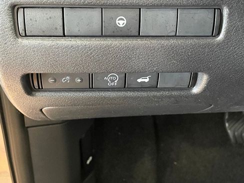 Used 2024 Nissan Rogue SL w/ SL Premium Package AWD/4WD image 17