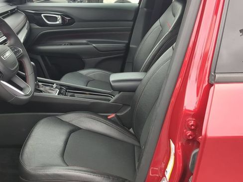 Used 2025 Jeep Compass Trailhawk AWD/4WD image 15