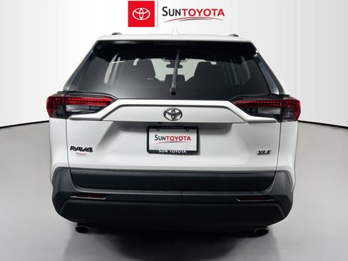 Used 2024 Toyota RAV4 XLE FWD image 5