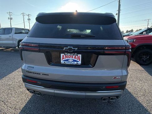 New 2026 Chevrolet Traverse Z71 w/ Driver Confidence Package AWD/4WD image 10