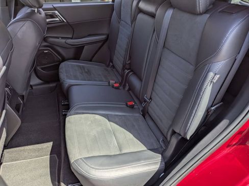 Used 2025 Mitsubishi Outlander SE FWD image 28