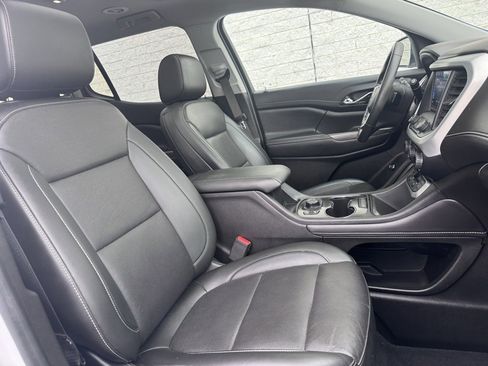 Used 2022 GMC Acadia SLT w/ Elevation Edition image 17