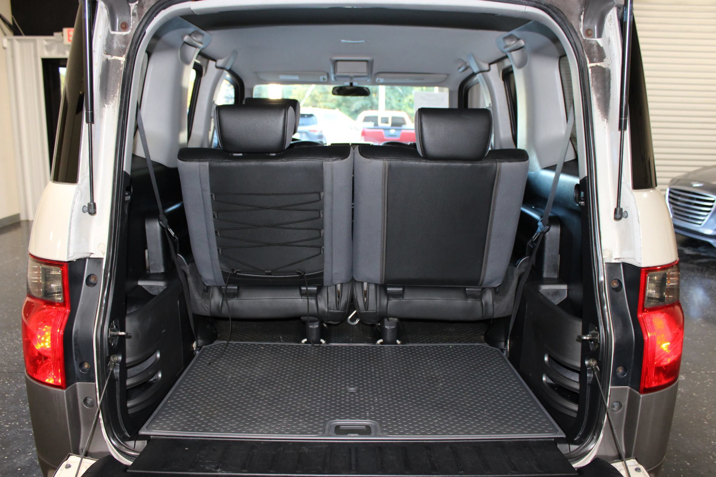Used 2005 Honda Element EX image 32