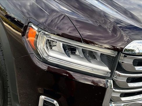 Used 2021 GMC Acadia SLT w/ Technology Package image 28