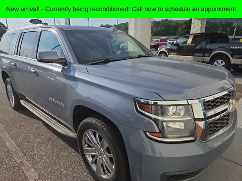 Used 2016 Chevrolet Suburban LT w/ Luxury Package RWD image 2