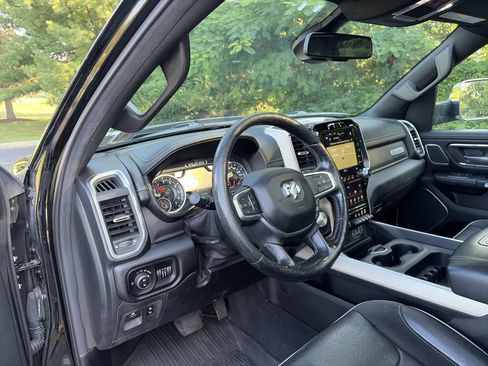 Used 2019 RAM 1500 Laramie AWD/4WD image 21
