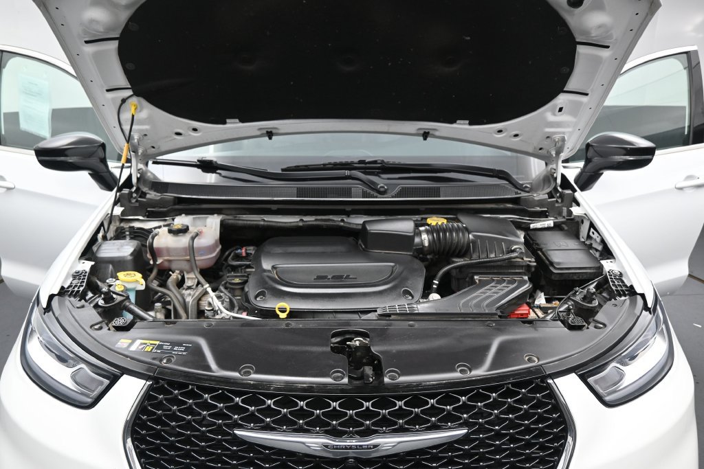 Used 2026 Chrysler Pacifica Select FWD image 32