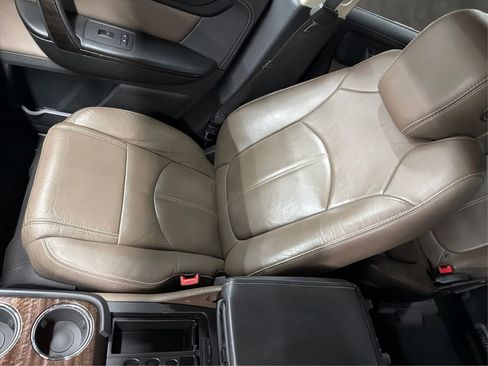 Used 2016 GMC Acadia SLT FWD image 16