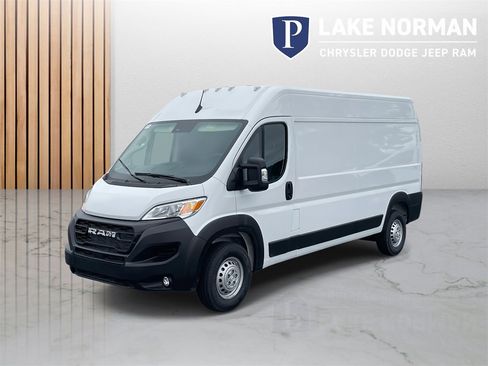 New 2025 RAM ProMaster 2500 w/ Convenience Group image 4