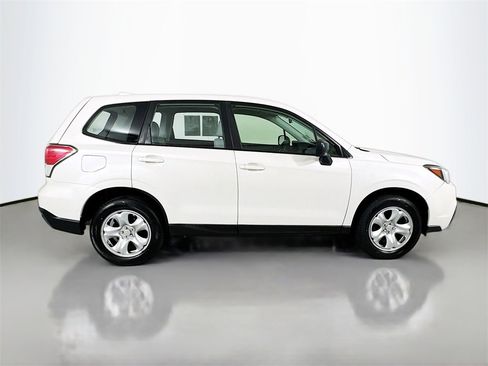 Used 2018 Subaru Forester 2.5i image 9