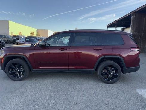 Used 2021 Jeep Grand Cherokee L Laredo image 8