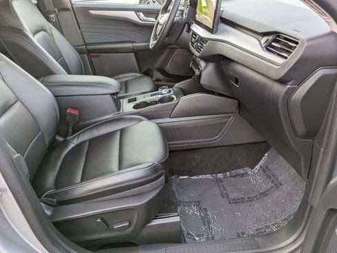 Used 2023 Ford Escape Platinum AWD/4WD image 25